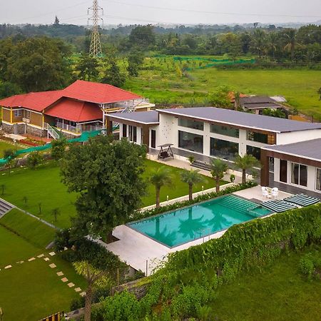 Natures Odyssey By Stayvista - Amidst Lush Greenery With Outdoor Pool And Indoor Activities Chinchavli Buitenkant foto