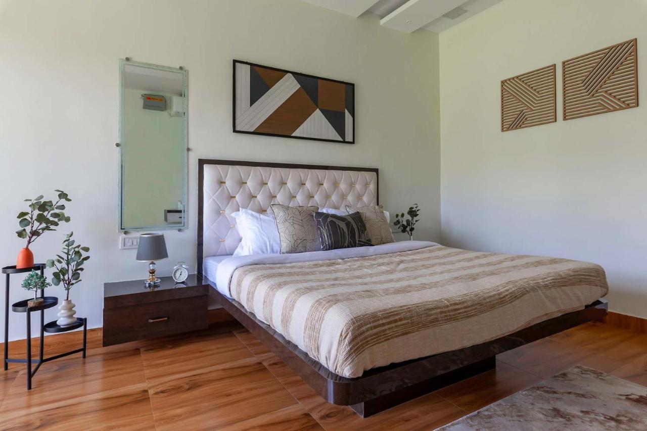 Natures Odyssey By Stayvista - Amidst Lush Greenery With Outdoor Pool And Indoor Activities Chinchavli Buitenkant foto